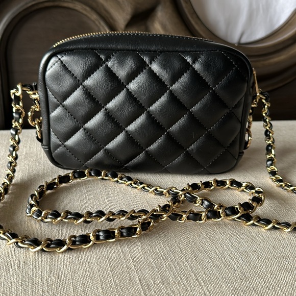 Crossbody - Picture 2 of 4